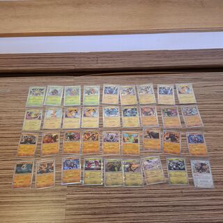 Speciale glimmende Italiaanse Pókemon-kaarten