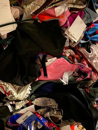 Ca. 175x Badmode, bikinibroekjes en -topjes, Cyell, Triumph, Beachlife