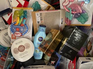 Ca. 190x Speelgoed, baby en verzorging, Vtech, Little Dutch, Nivea Etc