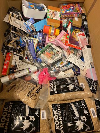 Ca. 213x Speelgoed en knutselen, Hot Wheels, Funko, Cricut Etc.