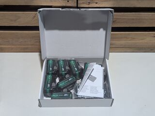 8x MULTI VOLT accu, HIKOKI, BSL 36A18X, en snellader UC18YSL3
