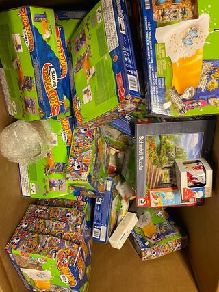 Ca. 110x Speelgoed en handelsgoederen, Disney, Cricut, Stabilo Etc.