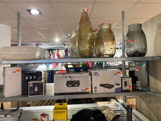 Ca. 256x Handelsgoederen, Grohe, Lucide, Nokia, Etc.