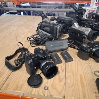 Camera’s, O.a. Nikon, Sony, JVC, Canon