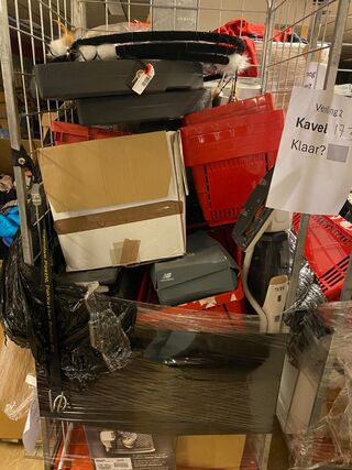 Partij winkelinventaris en handelsgoederen, Philips, Goui, New Balance