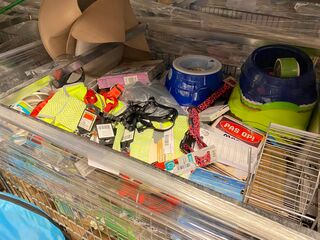 Ca. 114x Dierenbenodigdheden, Beeztees, Boon Nylon, Trixie Etc.