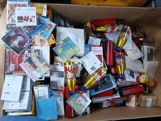 Ca. 354x Handelsgoederen en speelgoed, Guess, HP, Harry Potter