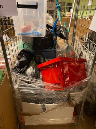 Partij winkelinventaris en partij handelsgoederen, Philips, Teva En Di