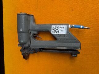 2x Pneumatische tacker Senco