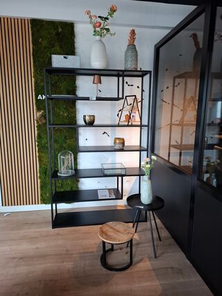 Wandmeubel met 2x bijzettafel