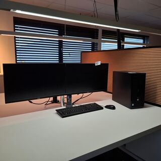 Computer met 2x monitor HP, Prodesk 400 G3 MT Business PC, core i5