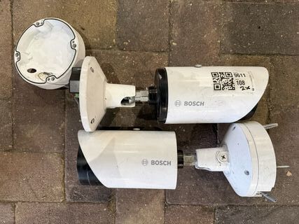 2x IP-bewakingscamera, Bosch, NBE-3502-AL, wit/zwart