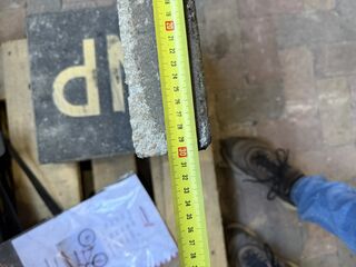 3x Decoratieve betonnen lettertegels NP, antraciet/goudkleurig, ca. 30