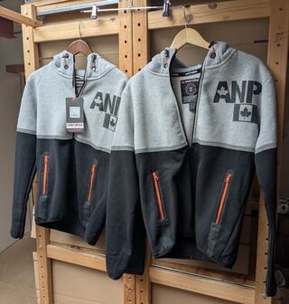 2x Sweater / hoodie, Geographical Norway, zwart / grijs, mt S