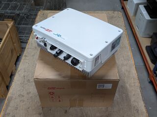 2x Fotovoltaïsche omvormer, SolarEdge, SE5000H en SE4000H