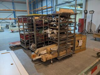 Partij diversen in 6x rolcontainer