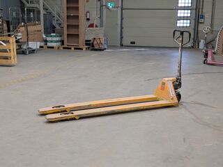 Palletwagen max 2000 kilo, bouwjaar 2004