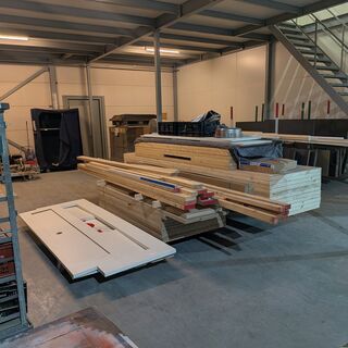 Partij hout plaatmateriaal en balken | Beursstand