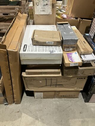Ca. 16x Tv ophangbeugels en staanders