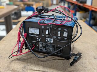 Professionele acculader en startbooster, HBM