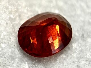 Edelsteen – 3.83 carat natuurlijke almandien