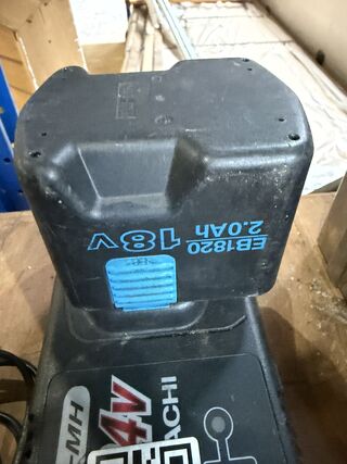 Acculader met accu, Hitachi, UC24YFA / EB1820, zwart