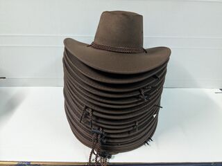 Ca. 18x Cowboy hoed vilt, bruin, 56 – 58