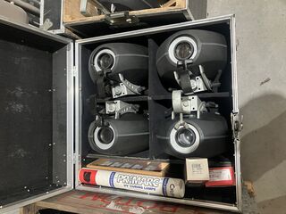 Partij flightcases met show/stage  en rookmachine