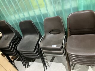 Ca. 20x Stapelbare stoelen, bruin/zwart