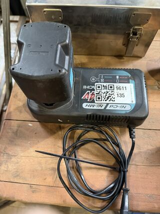 Acculader met accu, Hitachi, UC24YFA / EB1820, zwart