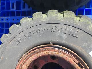 4x Heftruckband met velg