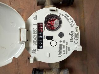 Watermeter met afsluiters, Itron, Unimag+ Q3 2.5, grijs/messing, 2020