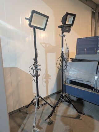 2x Ledlamp op verrijdbaar statief