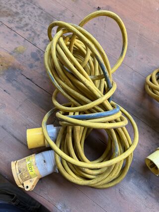 2x Verlengkabel met CEE-stekkers, 110 V, geel