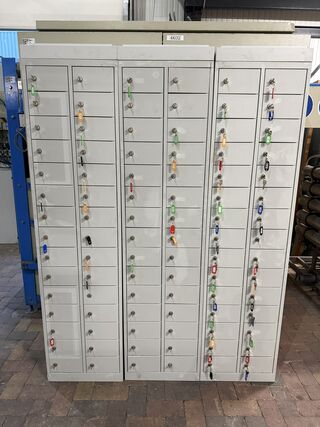 Drieledige lockerkast, Sleutellockers, lichtgrijs