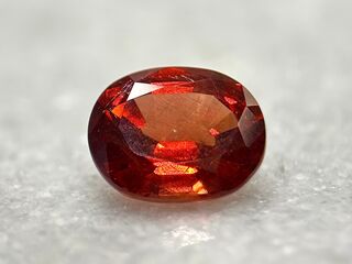 Edelsteen – 3.83 carat natuurlijke almandien