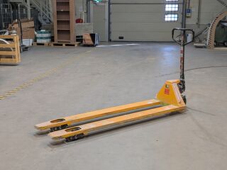 Palletwagen max 2000 kilo, bouwjaar 2004