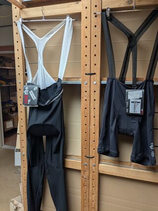 2x Fietsbroek met zeem RH+, zwart / wit, mt L