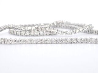 Witgouden collier met diamanten 3.50 carat