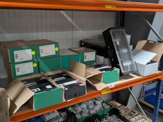 Partij groepenkasten met diverse componenten, EMAT