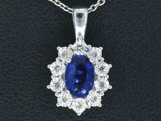 Witgouden entourage hanger met diamanten en saffier (excl. ketting)