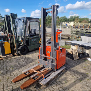 Elektrische stapelaar, Linde, L14