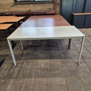4x Kantinetafel
