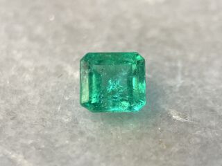 Smaragd – 0.90 carat natuurlijke Colombiaanse smaragd van zeer hoge kw