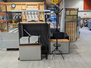 Partij divers kantoormeubilair