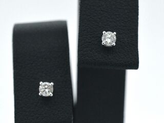 Witgouden oorbellen met diamant