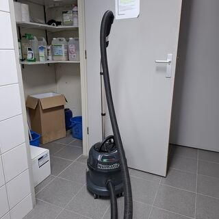 Stofzuiger met diverse reinigingsproducten, Numatic, PPR240-11