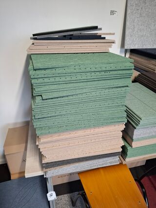 Partij akoestische panelen diverse kleuren en dessins