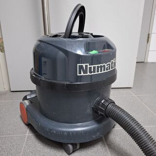 Stofzuiger met diverse reinigingsproducten, Numatic, PPR240-11