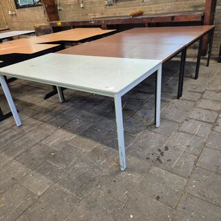4x Kantinetafel